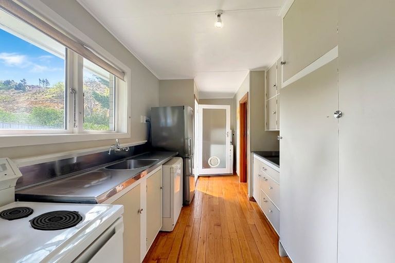 Photo of property in 21 Richmond Hill, Glenside, Wellington, 6037