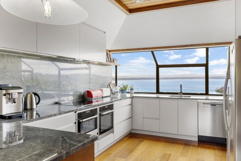 Photo of property in 39 Wakeman Road, Acacia Bay, Taupo, 3330