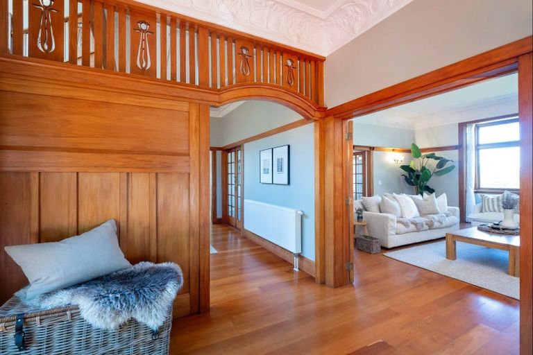 Photo of property in 8 Cobden Road, Bluff Hill, Napier, 4110