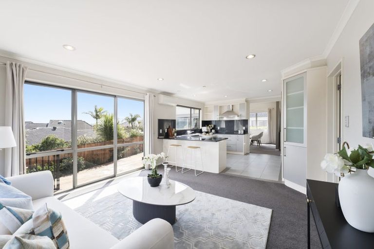 Photo of property in 22 Gala Place, Henderson, Auckland, 0612