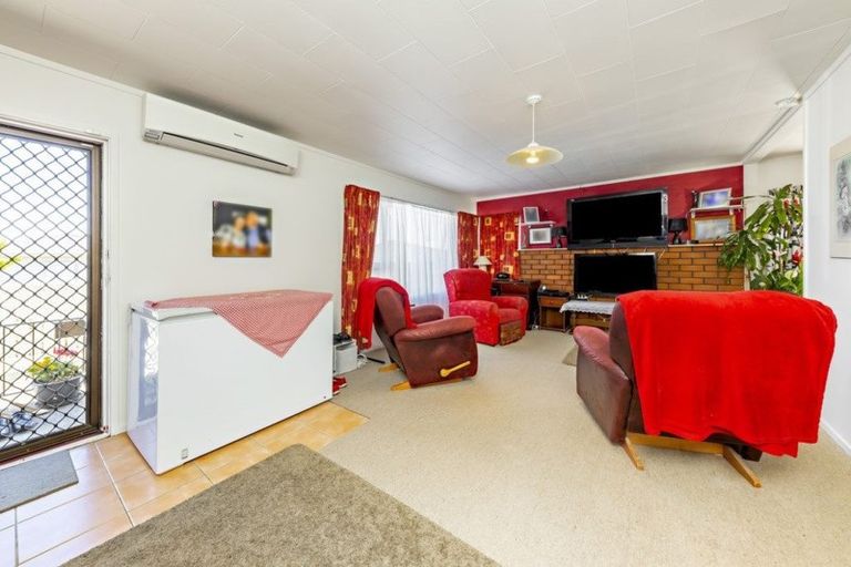 Photo of property in 175 Mahia Road, Wattle Downs, Auckland, 2103