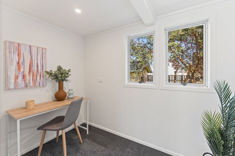 Photo of property in 3 Renata Road, Otaki, 5512