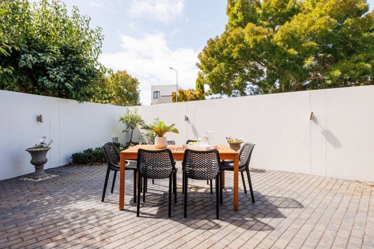 Photo of property in 23 Montgomery Terrace, Hokowhitu, Palmerston North, 4410