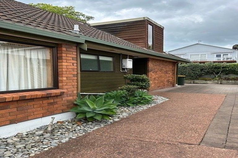 Photo of property in 2/8 Jutland Road, Hauraki, Auckland, 0622