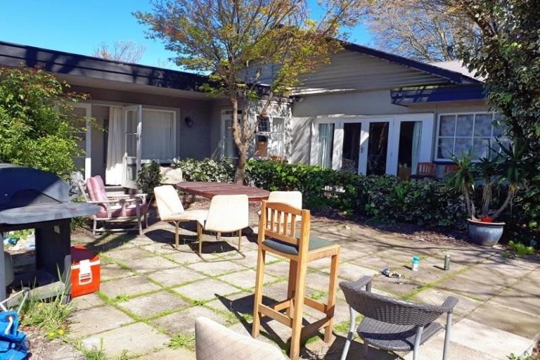 Photo of property in 22 Straven Road, Riccarton, Christchurch, 8011