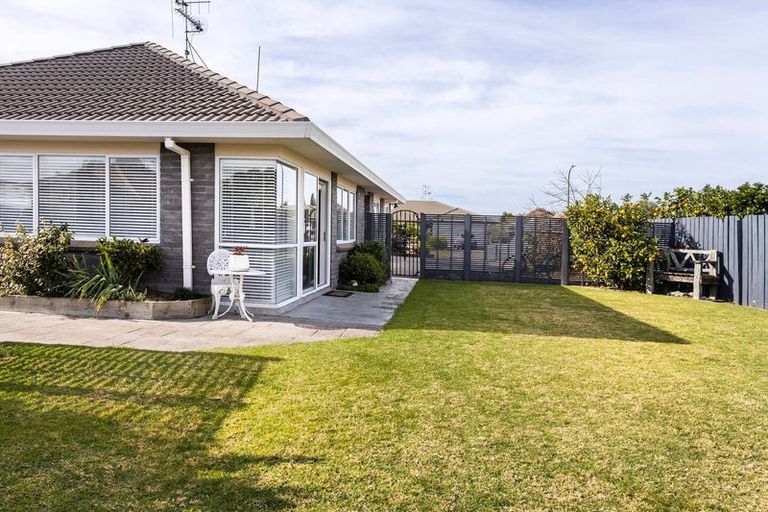 Photo of property in 22 Ocean Crest, Papamoa Beach, Papamoa, 3118