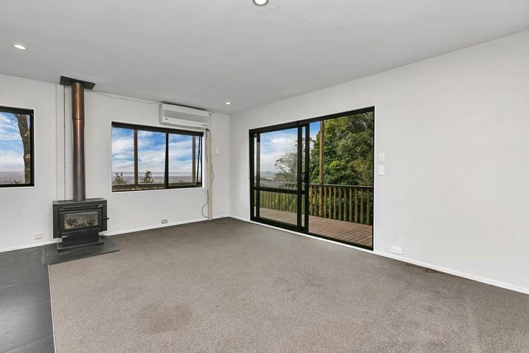 Photo of property in 493 Scenic Drive, Waiatarua, Auckland, 0612