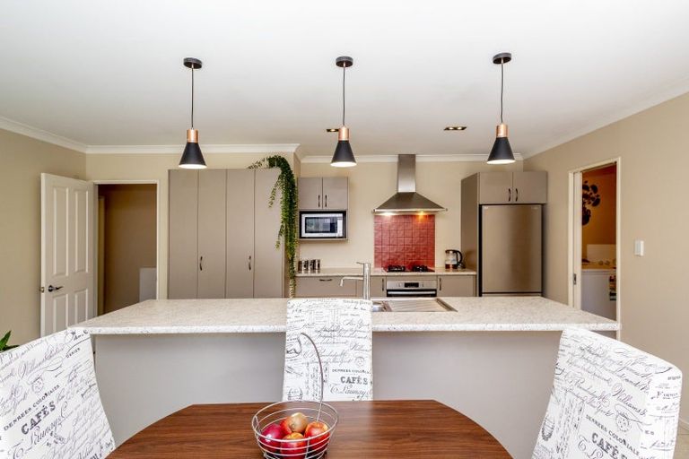 Photo of property in 11 Mcdonnell Road, Arrowtown, 9302