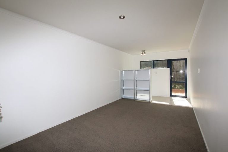 Photo of property in 17 Candlestick Place, Oteha, Auckland, 0632