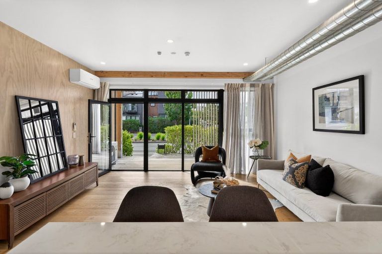 Photo of property in 4/169 Hobsonville Point Road, Hobsonville, Auckland, 0616