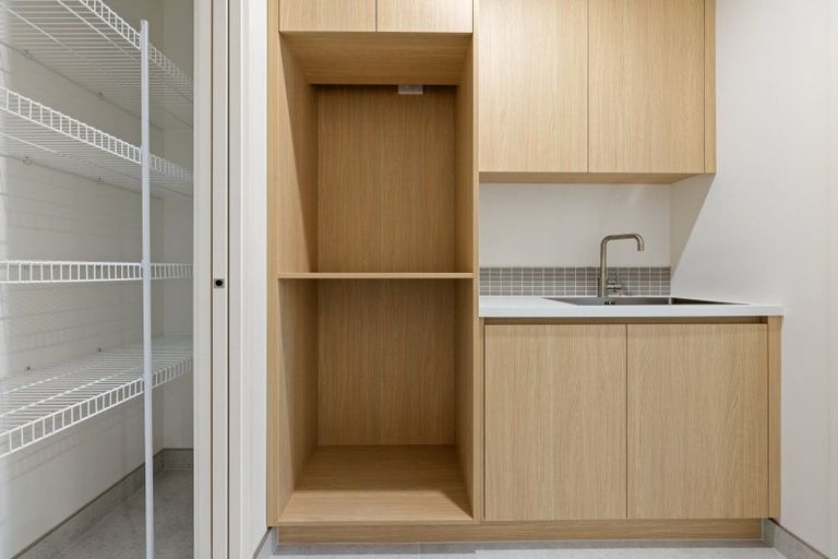 Photo of property in 2/2 Woodstock Road, Fairfield, Hamilton, 3214