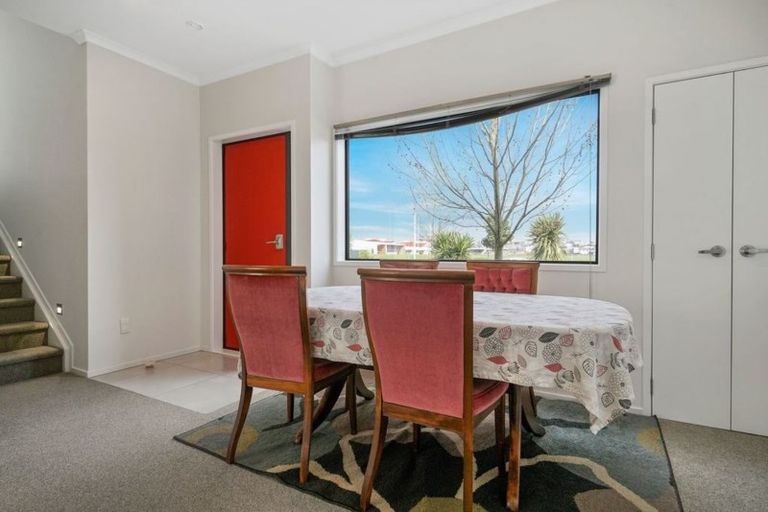 Photo of property in 32 Squadron Drive, Hobsonville, Auckland, 0616