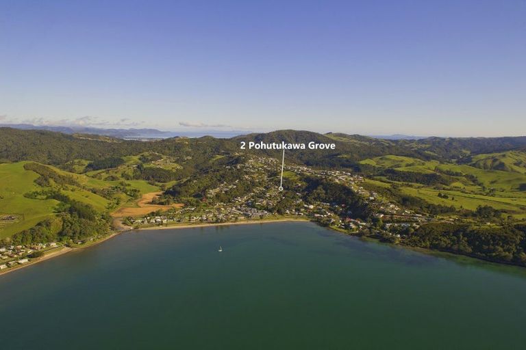Photo of property in 2 Pohutukawa Grove, Whitianga, 3510