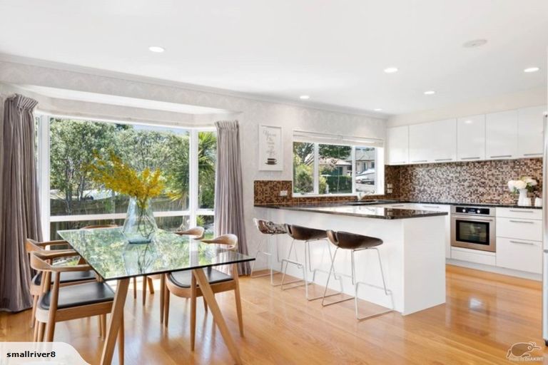 Photo of property in 22 John Brooke Crescent, East Tamaki Heights, Auckland, 2016