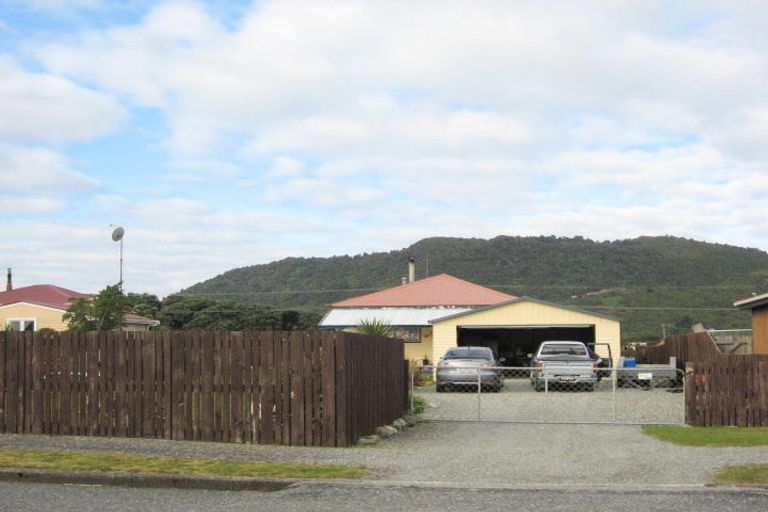 Photo of property in 75 Blake Street, Blaketown, Greymouth, 7805
