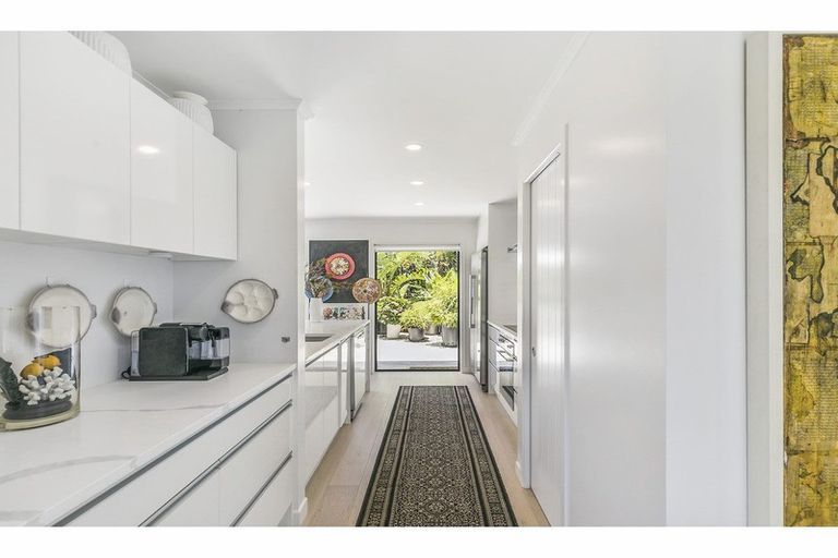 Photo of property in 82 Bay Street, Red Beach, 0932