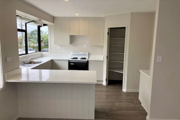 Photo of property in 2/48 Bayswater Avenue, Bayswater, Auckland, 0622