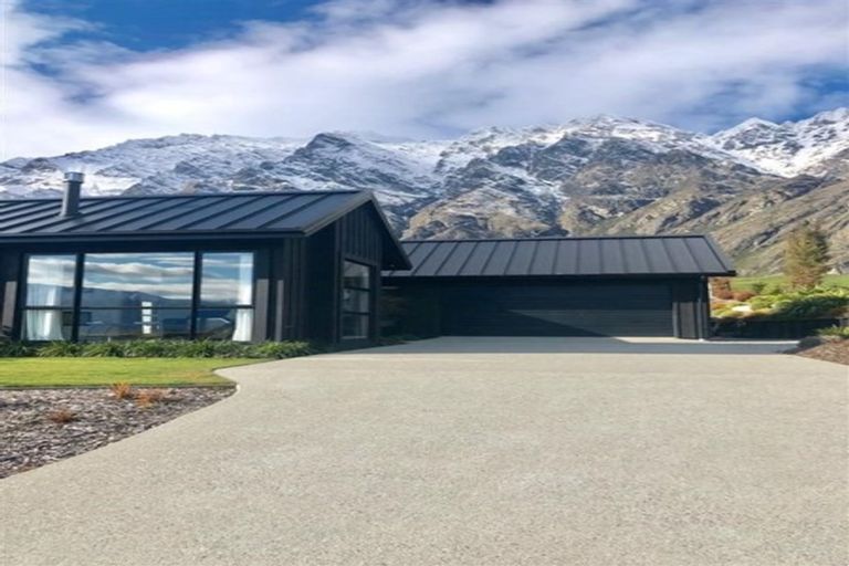 Photo of property in 25 Hackett Road, Jacks Point, Queenstown, 9371