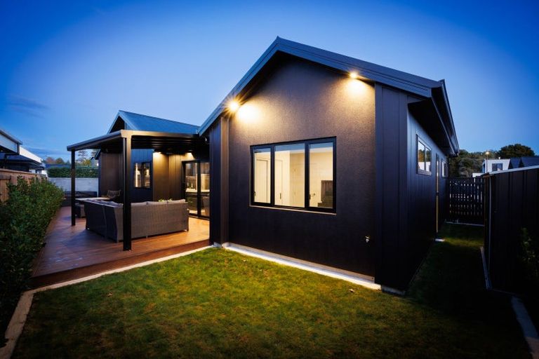 Photo of property in 58 Kanuka Drive, Hokowhitu, Palmerston North, 4410