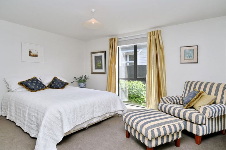 Photo of property in 102 Hills Road, Edgeware, Christchurch, 8013