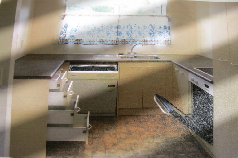 Photo of property in 16a Hampton Hill Road, Tawa, Wellington, 5028