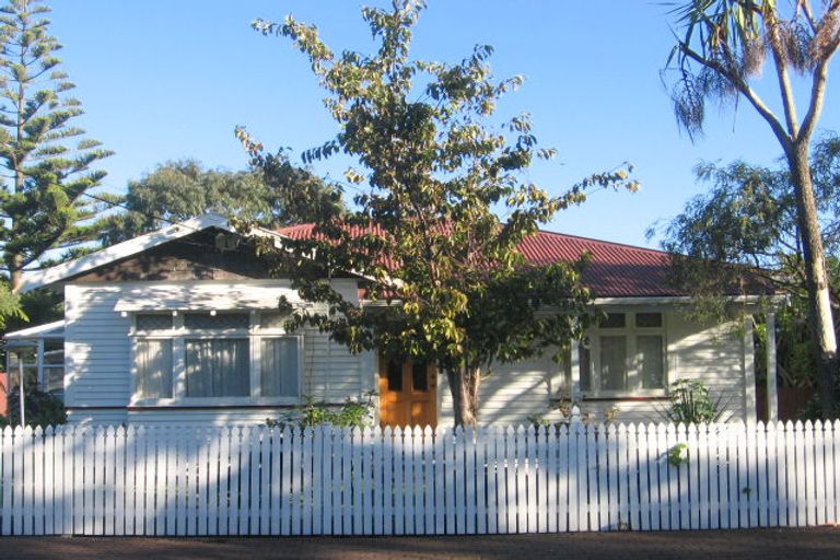 Photo of property in 18 Valentine Street, Alicetown, Lower Hutt, 5010