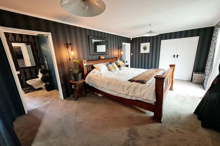 Photo of property in 2 Epping Place, Richmond Heights, Taupo, 3330