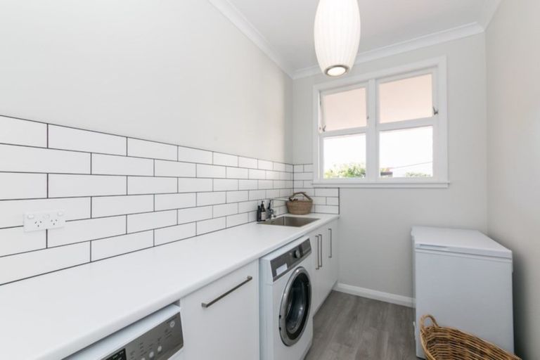 Photo of property in 13 Avenue Road, Greenmeadows, Napier, 4112