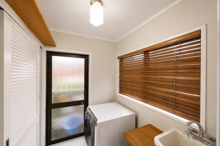 Photo of property in 30 Charles Dickens Drive, Mellons Bay, Auckland, 2014