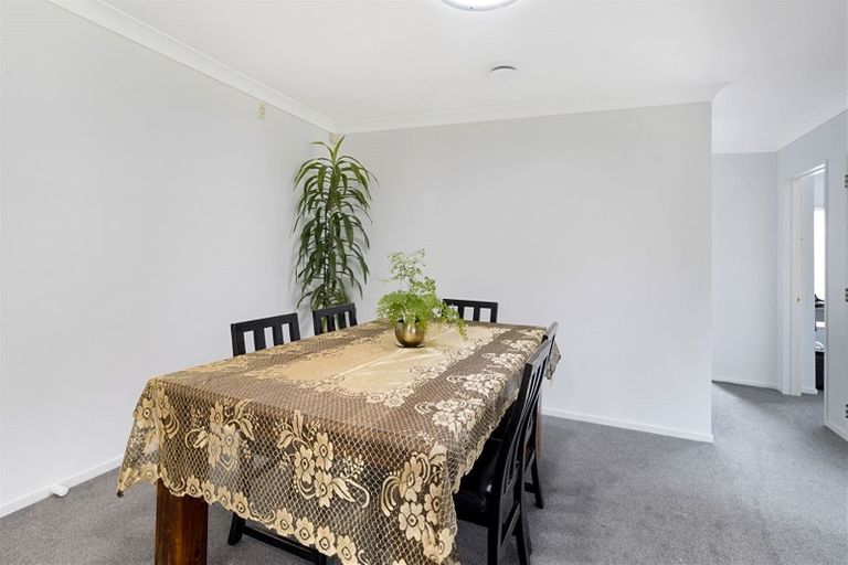 Photo of property in 25 Martin Jugum Lane, Ranui, Auckland, 0612