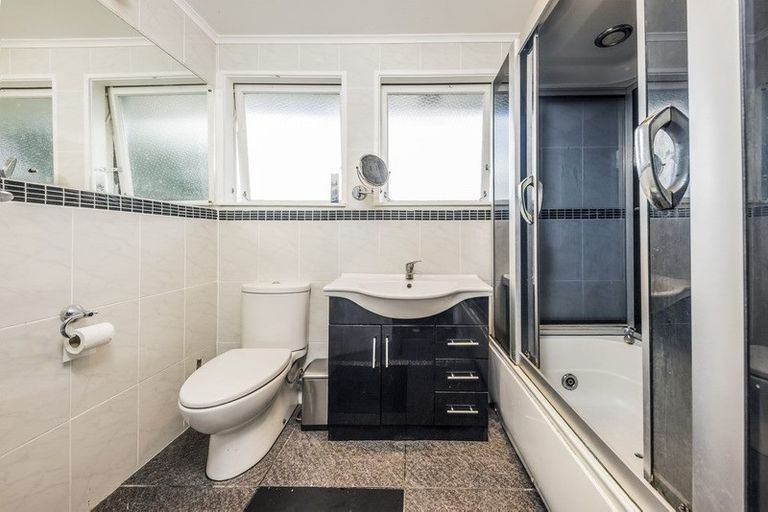 Photo of property in 28 Boundary Road, Opaheke, Papakura, 2113