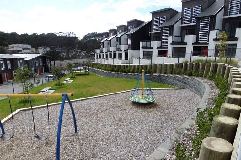 Photo of property in 11 Makamaka Lane, Albany Heights, Auckland, 0632