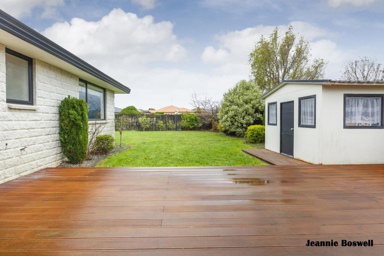 Photo of property in 20 Aspen Way, Kelvin Grove, Palmerston North, 4414