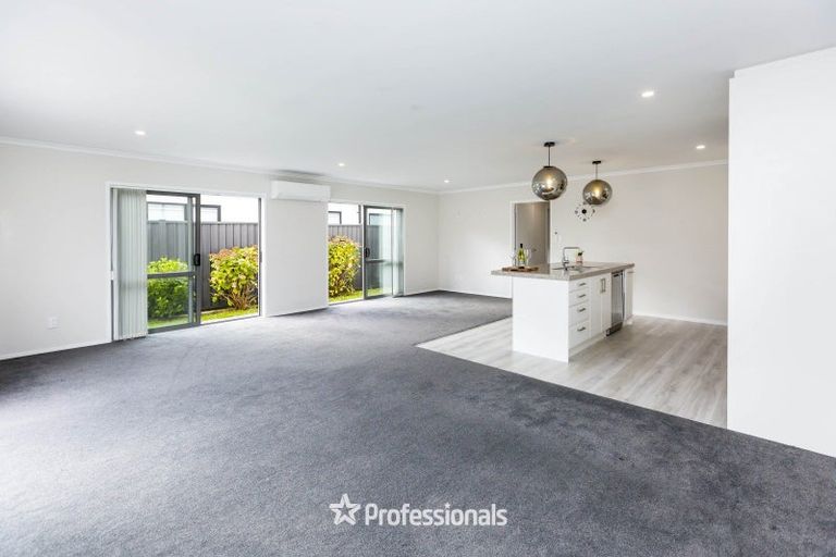 Photo of property in 12 Buddle Road, Wallaceville, Upper Hutt, 5018