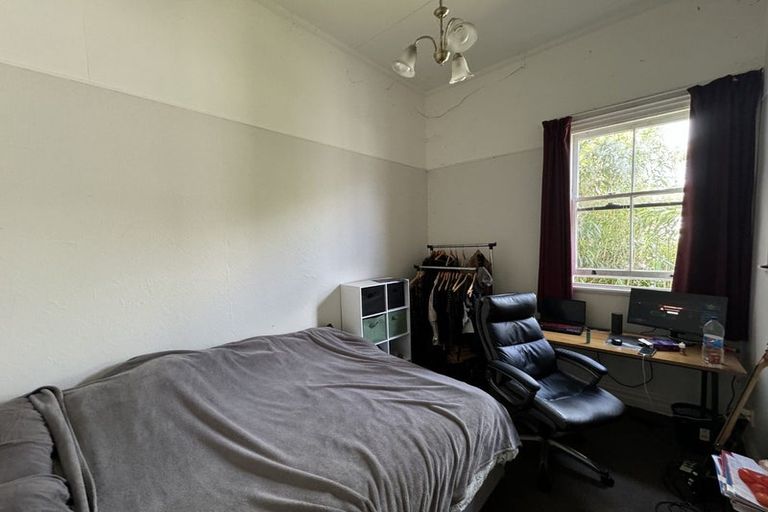 Photo of property in 37 Te Wharepouri Street, Berhampore, Wellington, 6023