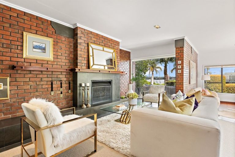 Photo of property in 17 Clyside Avenue, Half Moon Bay, Auckland, 2012