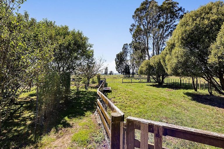 Photo of property in 524 Tikorangi Road, Tikorangi, Waitara, 4383