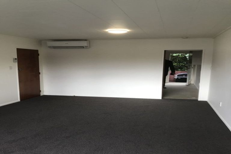 Photo of property in 4/210 Newlands Road, Newlands, Wellington, 6037