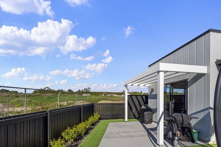 Photo of property in 16 Tanuku Lane, Te Puke, 3119