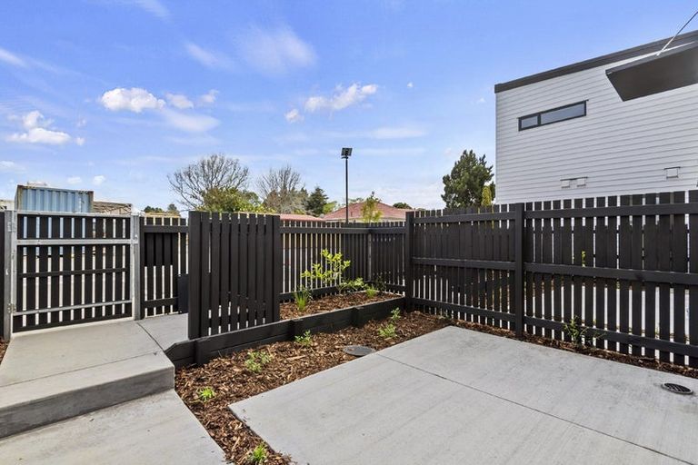 Photo of property in 15 Isabella Lane, Henderson, 0610