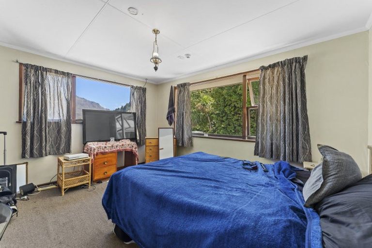 Photo of property in 22 Bowen Street, Queenstown, 9300