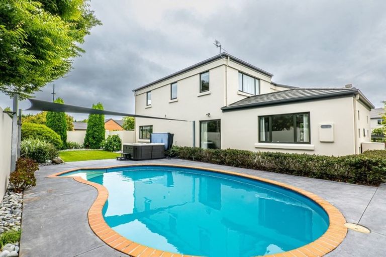 Photo of property in 321 Gardiners Road, Harewood, Christchurch, 8051
