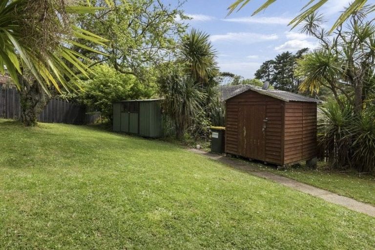 Photo of property in 31 Contessa Drive, Glenfield, Auckland, 0629