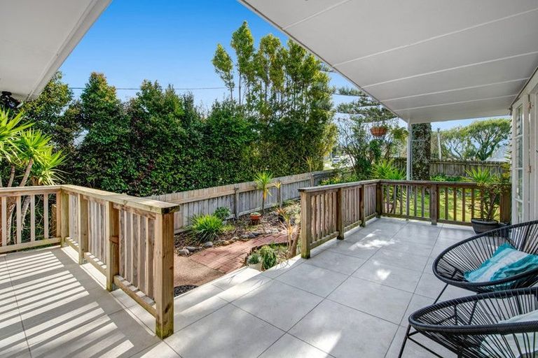 Photo of property in 1/73 Chivalry Road, Glenfield, Auckland, 0629