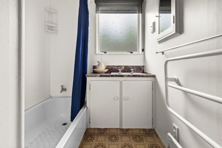 Photo of property in 2/502 Whitehead Road, Hastings, 4122