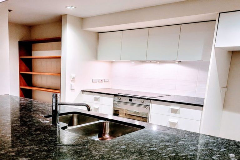 Photo of property in Piermont Apartments, 4i/82 Cable Street, Te Aro, Wellington, 6011