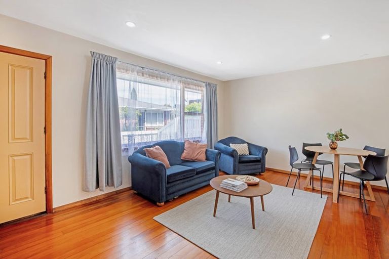 Photo of property in 2/28 Aikmans Road, Merivale, Christchurch, 8014