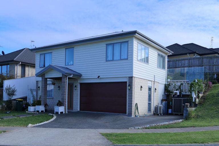 Photo of property in 10 Regis Park Drive, Pukekohe, 2120