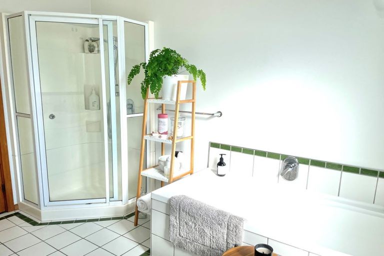 Photo of property in 2 Arklow Street, Albert Town, Wanaka, 9305