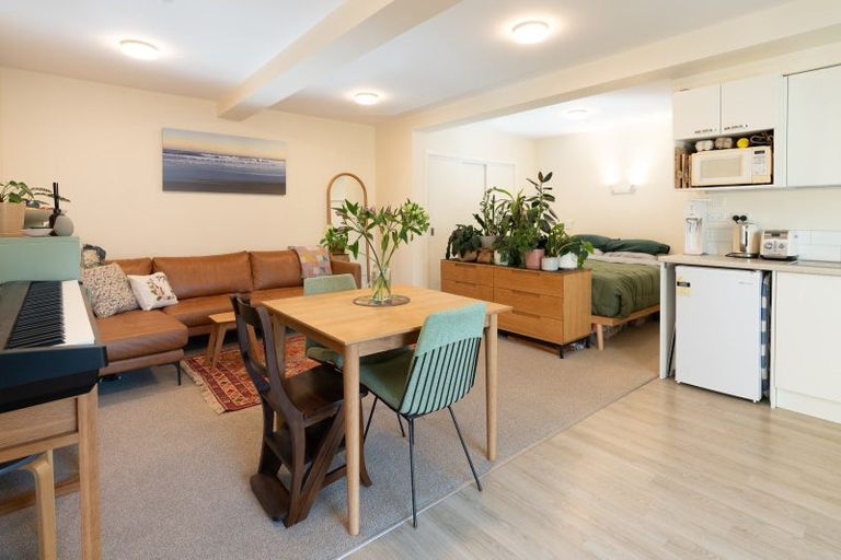 Photo of property in 42 Eden Street, Island Bay, Wellington, 6023